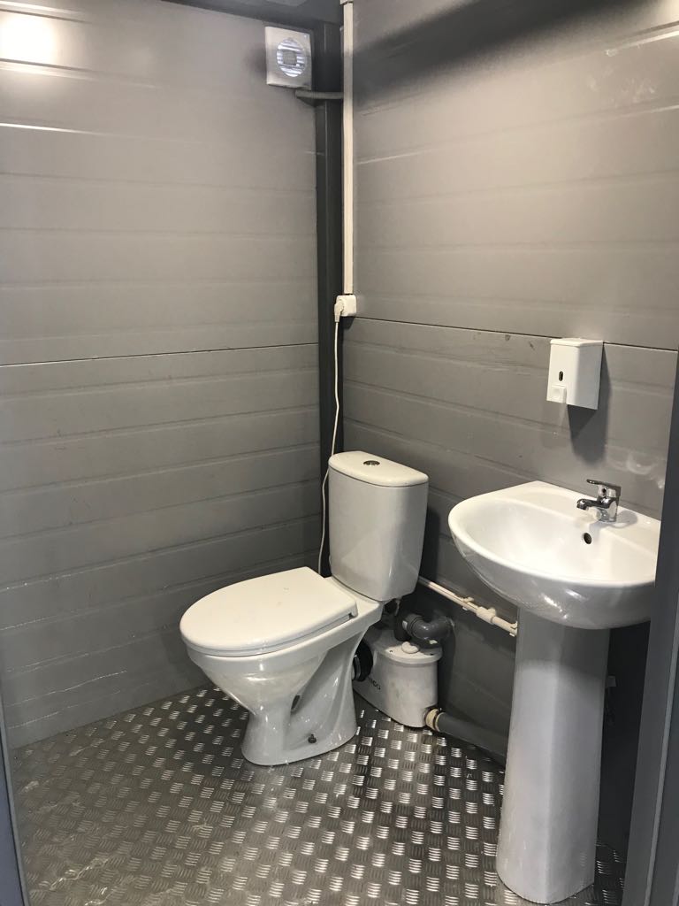Автономный туалетный модуль ЭКОС-5 (тройной) (фото 1) в Лобне