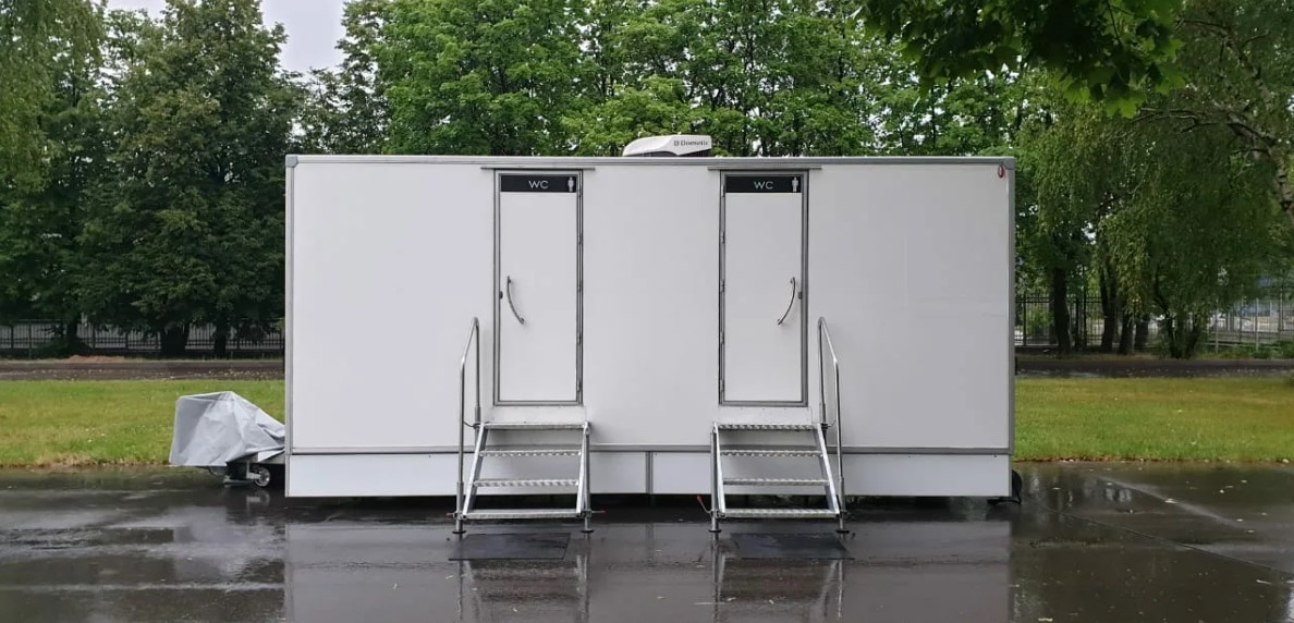 Аренда мобильных туалетных модулей на колесиках в Лобне